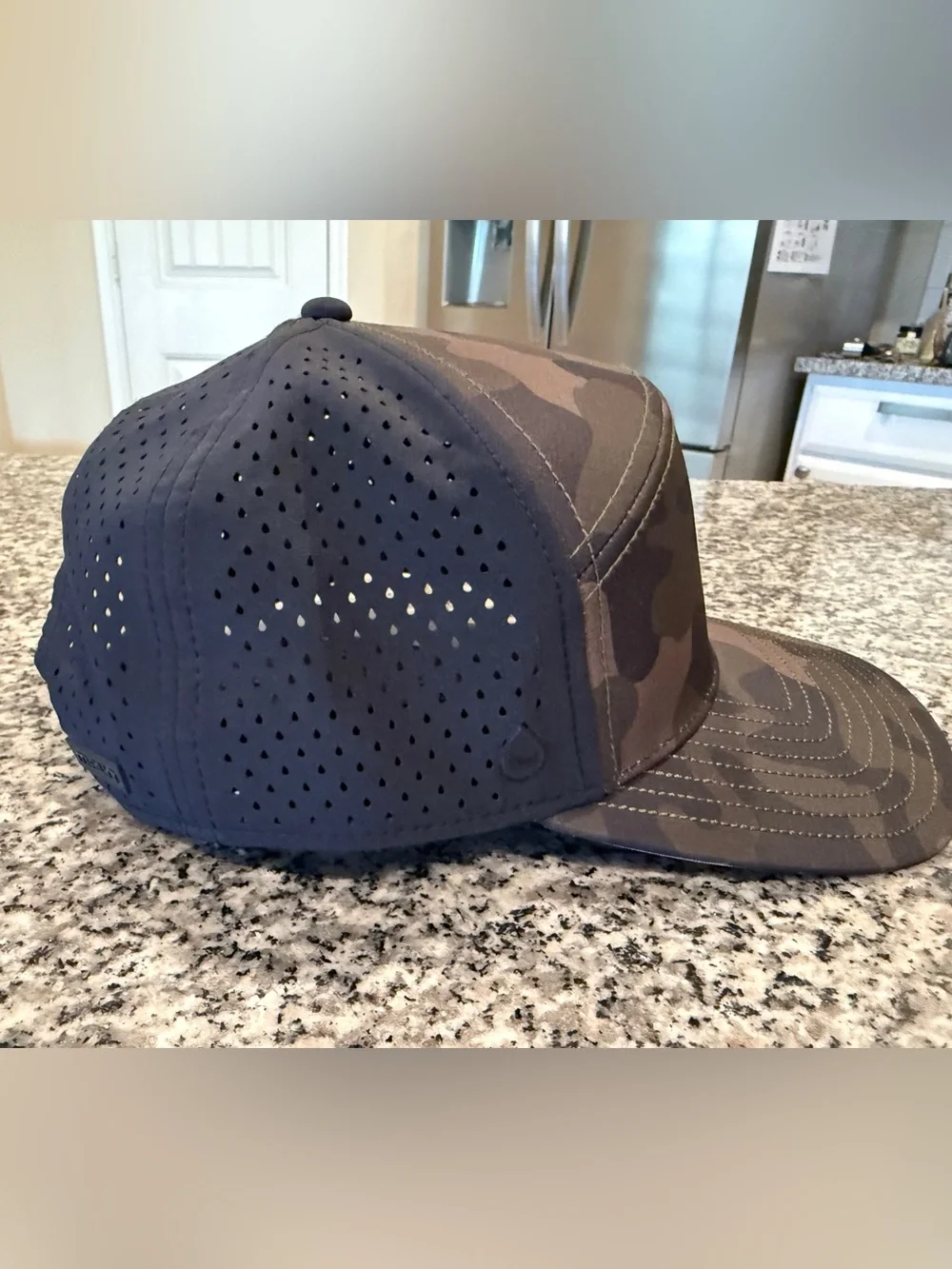 NWOT -Melin Trenches ICON SnapBack